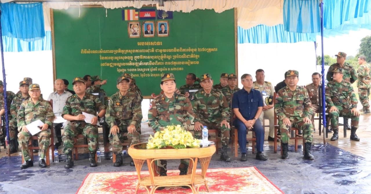 ថ្នាក់ដឹកនាំក្រសួងការពារជាតិ ចុះសួរសុខទុក្ខបងប្អូនយោធិន នៃមជ្ឈមណ្ឌលអភិវឌ្ឍយោធិនពិការ សម្ដេចតេជោ ហ៊ុន សែន គូលែន៣១៧ ខេត្តសៀមរាប