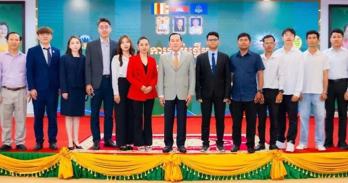 ឯកឧត្តម រដ្ឋមន្រ្តីទេសចរណ៍៖ភ្ញៀវទេសចរចិនដែលមកទស្សនាកម្ពុជា នឹងទទួលបាននូវបទពិសោធ នៃបដិសណ្ឋារកិច្ចដ៏កក់ក្តៅ និងពីបេះដូងចាប់ពីវិនាទីដំបូងនៃការអញ្ជើញដល់កម្ពុជា