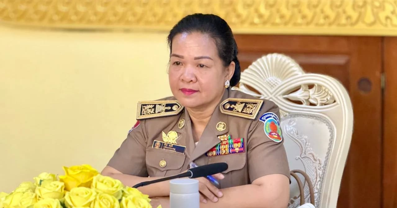 លោកស្រី ប៊ន សុភី អភិបាលរងខេត្តកំពង់ឆ្នាំង ដឹកនាំមន្ត្រីពាក់ព័ន្ធ ចូលរួមពិធីប្រកាស «កម្មវិធីភាពជាអ្នកដឹកនាំរបស់ក្មេងស្រី ឆ្នាំ២០២៦-២០៣០»